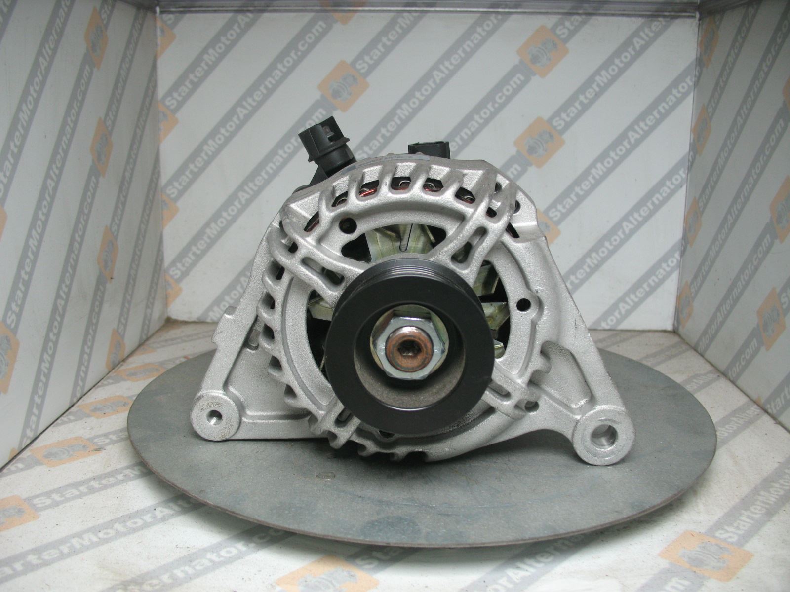 XIB1894 Alternator For Toyota