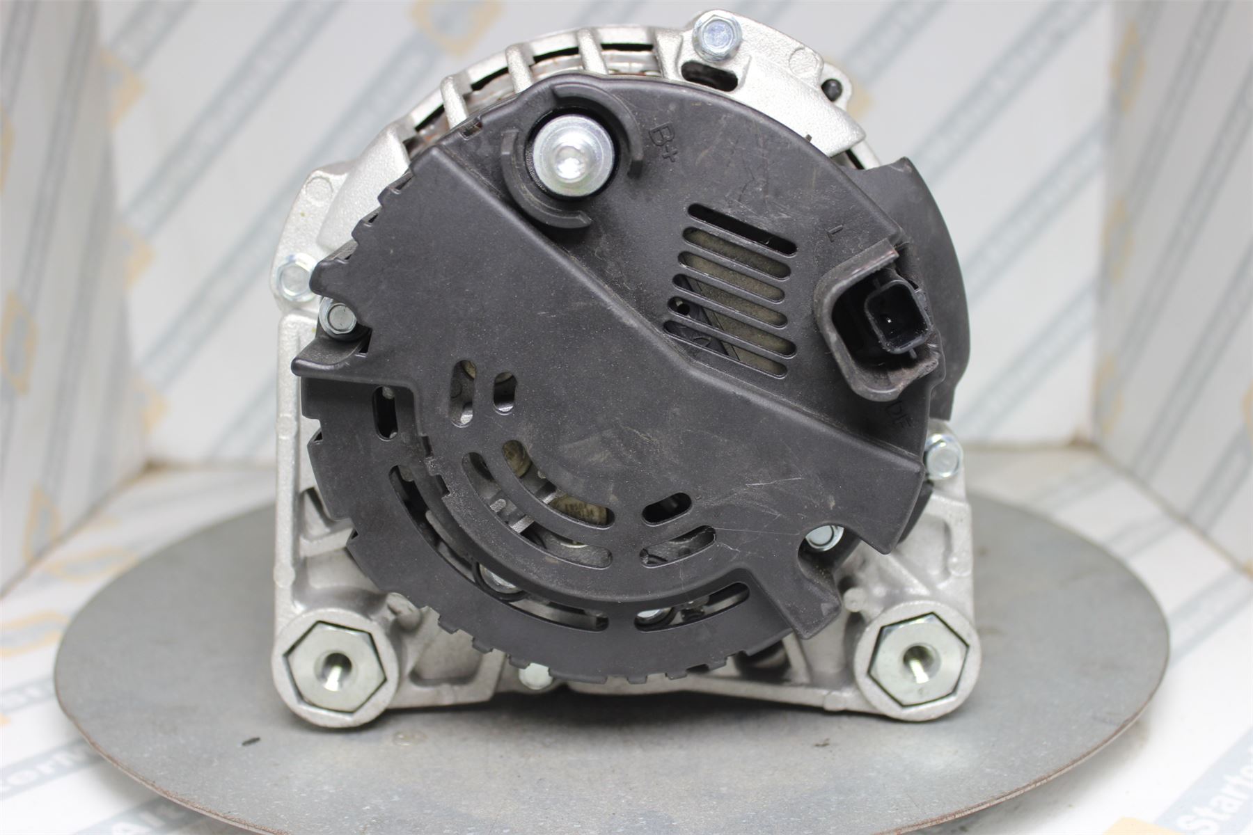 XIK3044 Alternator For Dacia / Renault