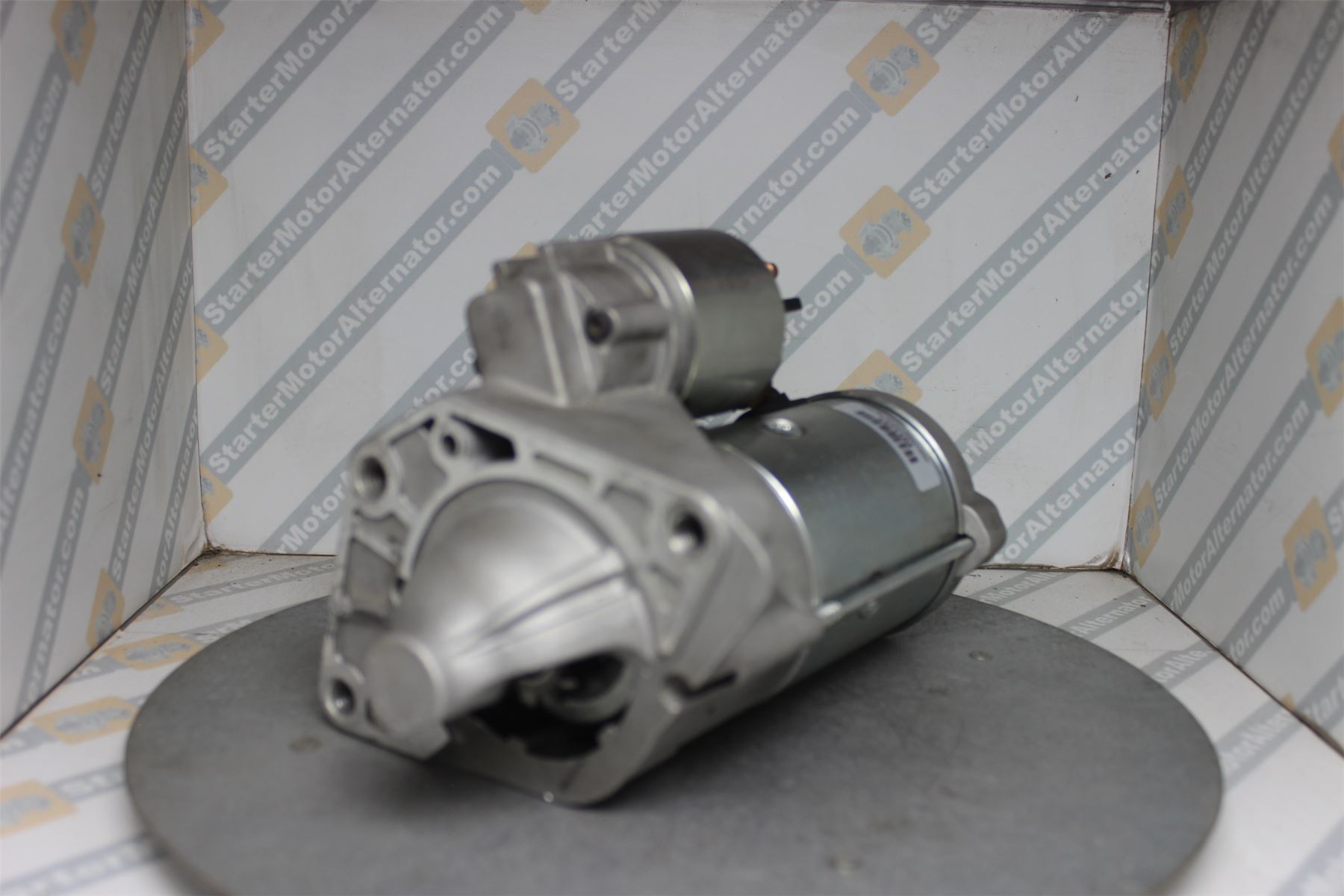 XIY2526 Starter Motor For Mercedes Benz / Nissan / Opel / Renault / Vauxhall