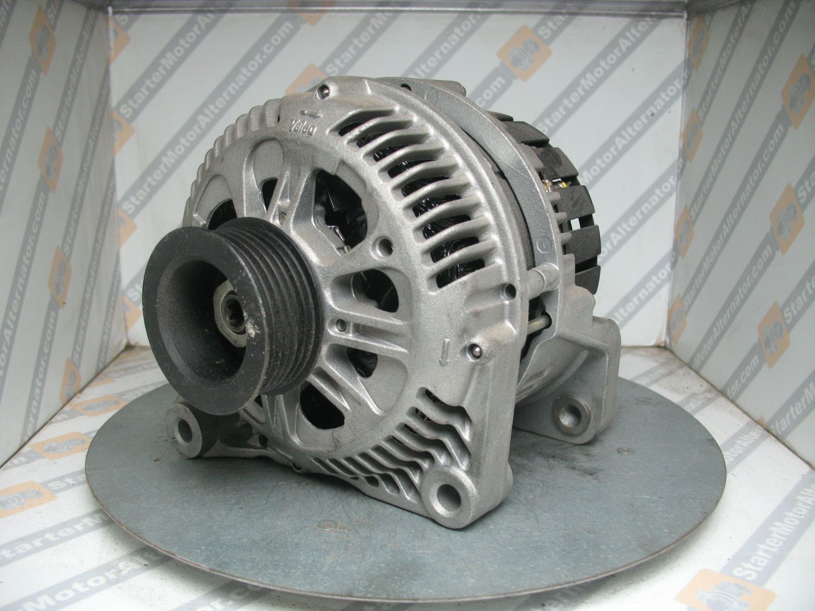 XIC1584 Alternator For BMW / Land Rover / Rover