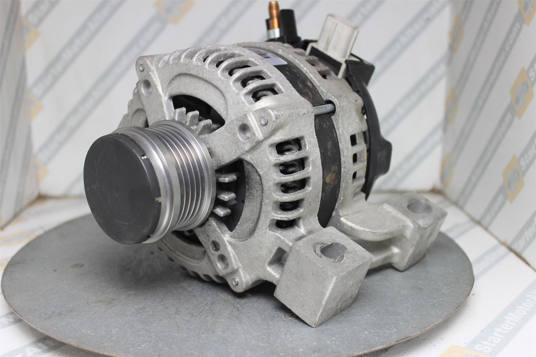 XIG1027 Alternator For Ford