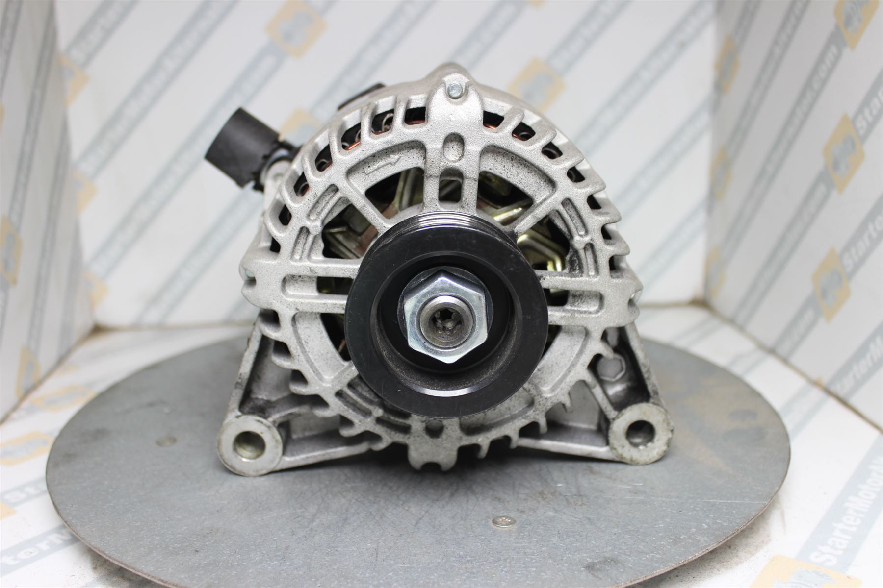 XIC1777 Alternator For Ford / Mazda