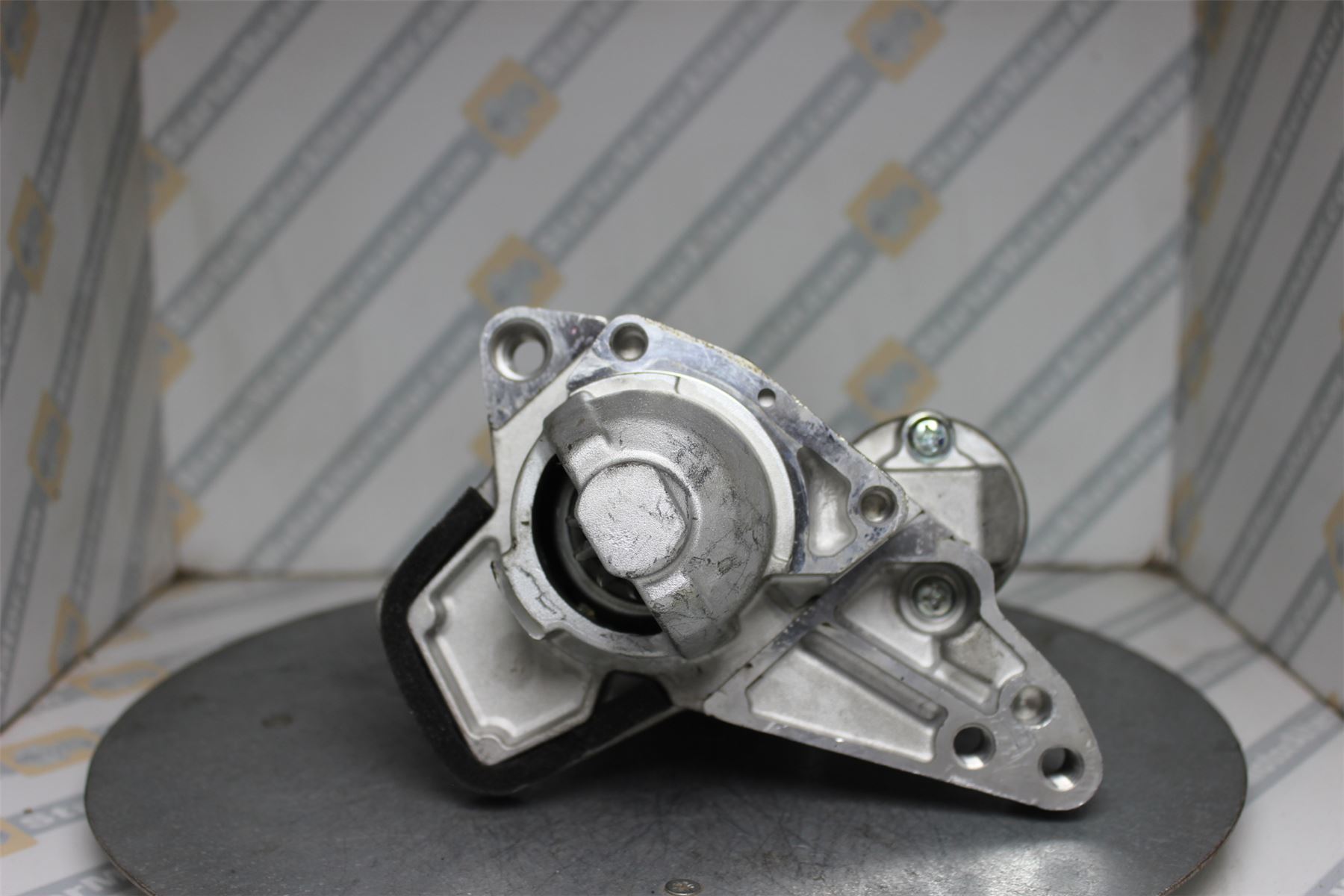 XIY3906 Starter Motor For Dacia / Nissan / Renault