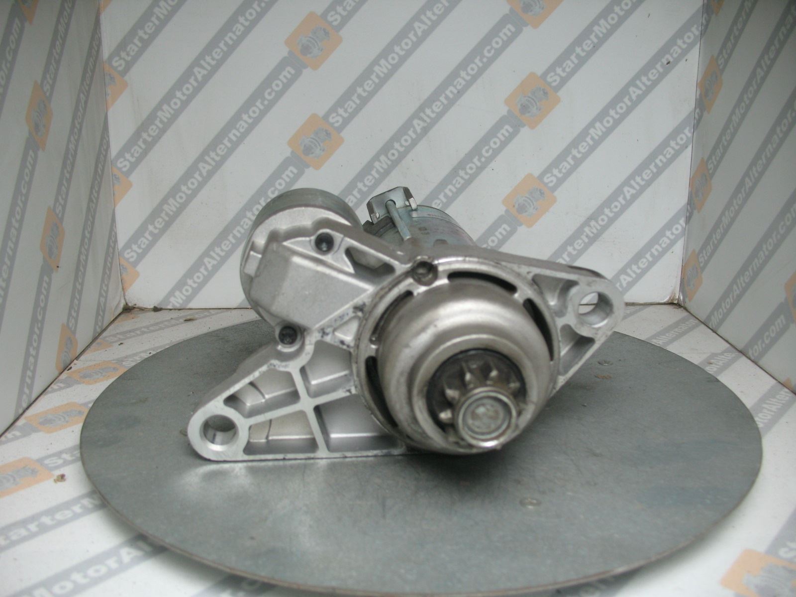 XIU1330 Starter Motor For Audi / Seat / Skoda / Volkswagen