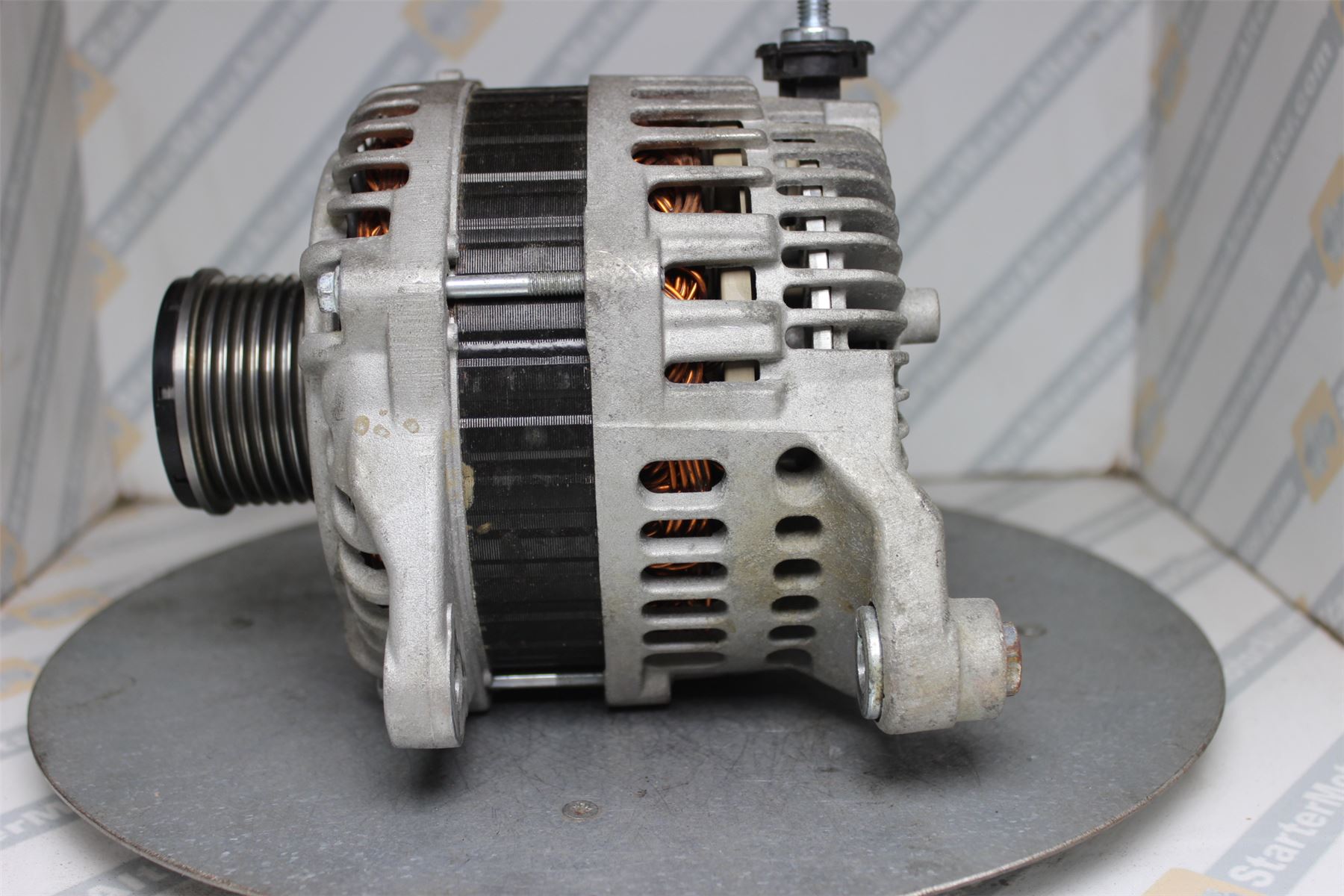 XIG1438 Alternator For Mercedes Benz / Nissan
