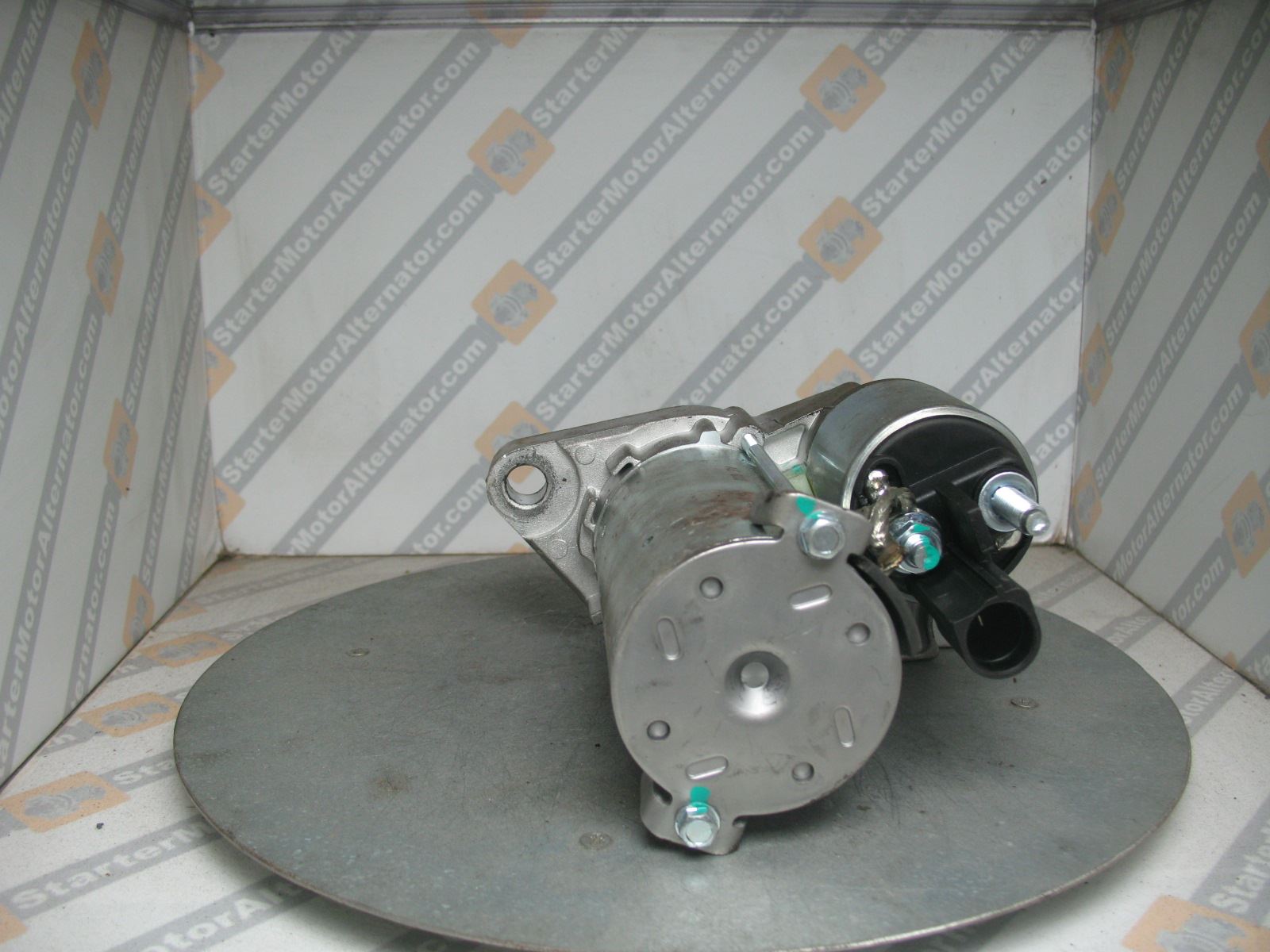 XIU1330 Starter Motor For Audi / Seat / Skoda / Volkswagen