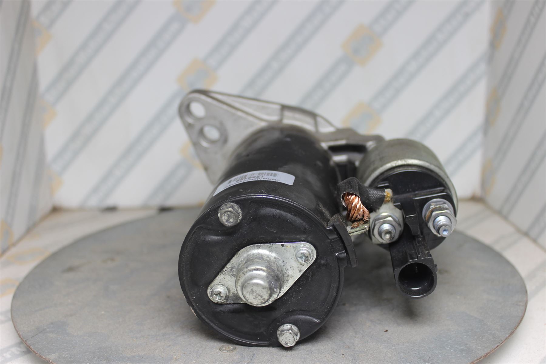 XIY2419 Starter Motor For Audi / Seat / Skoda / Volkswagen