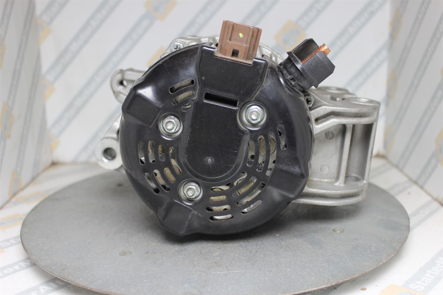 XIG1343 Alternator For Ford