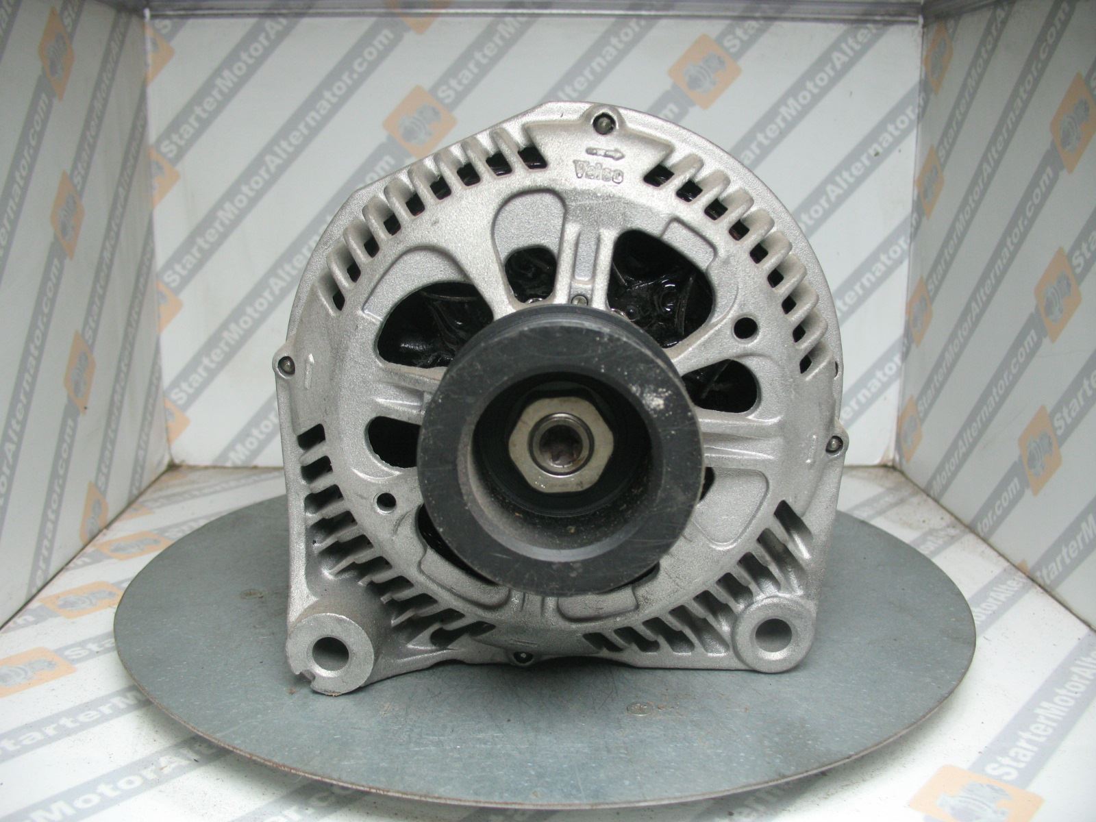 XIC1584 Alternator For BMW / Land Rover / Rover