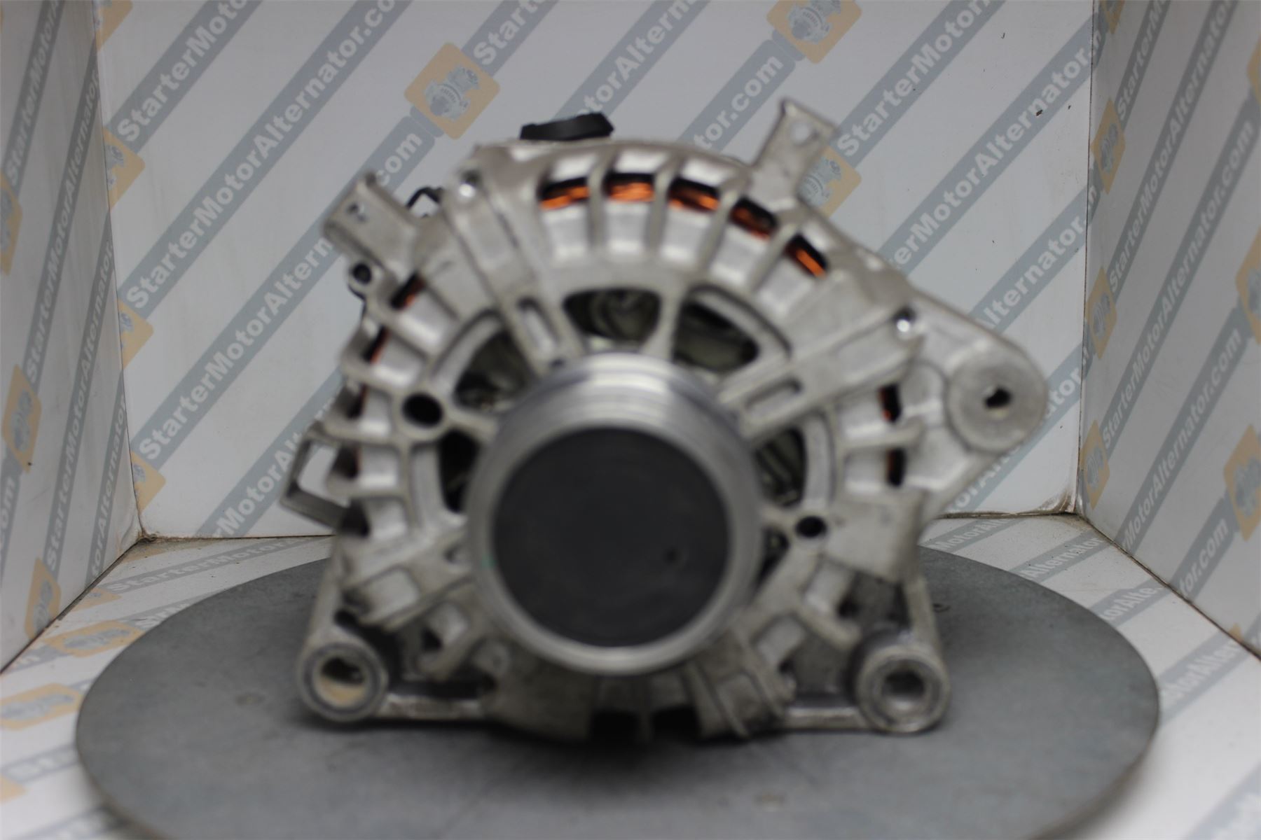 XIG1472 Alternator For Ford