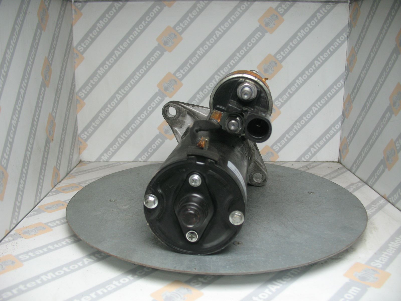 XIY2392 Starter Motor For Audi / Skoda / Volkswagen