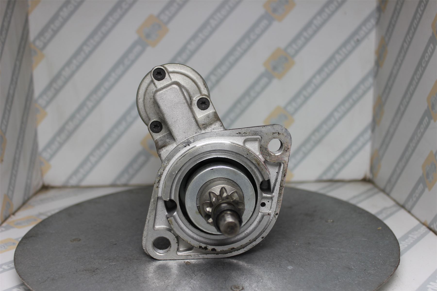 XIS3170 Starter Motor For Volkswagen