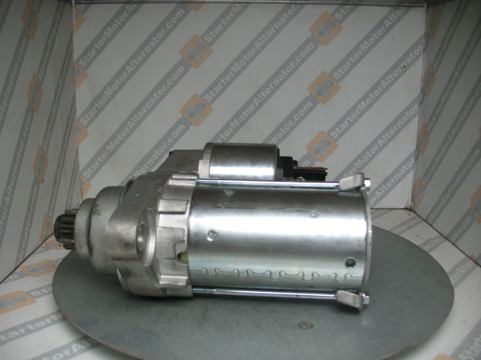 XIU1330 Starter Motor For Audi / Seat / Skoda / Volkswagen