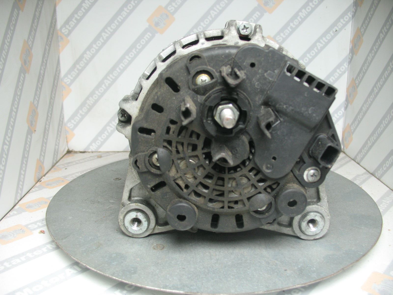 XIK3975 Alternator For Nissan / Renault