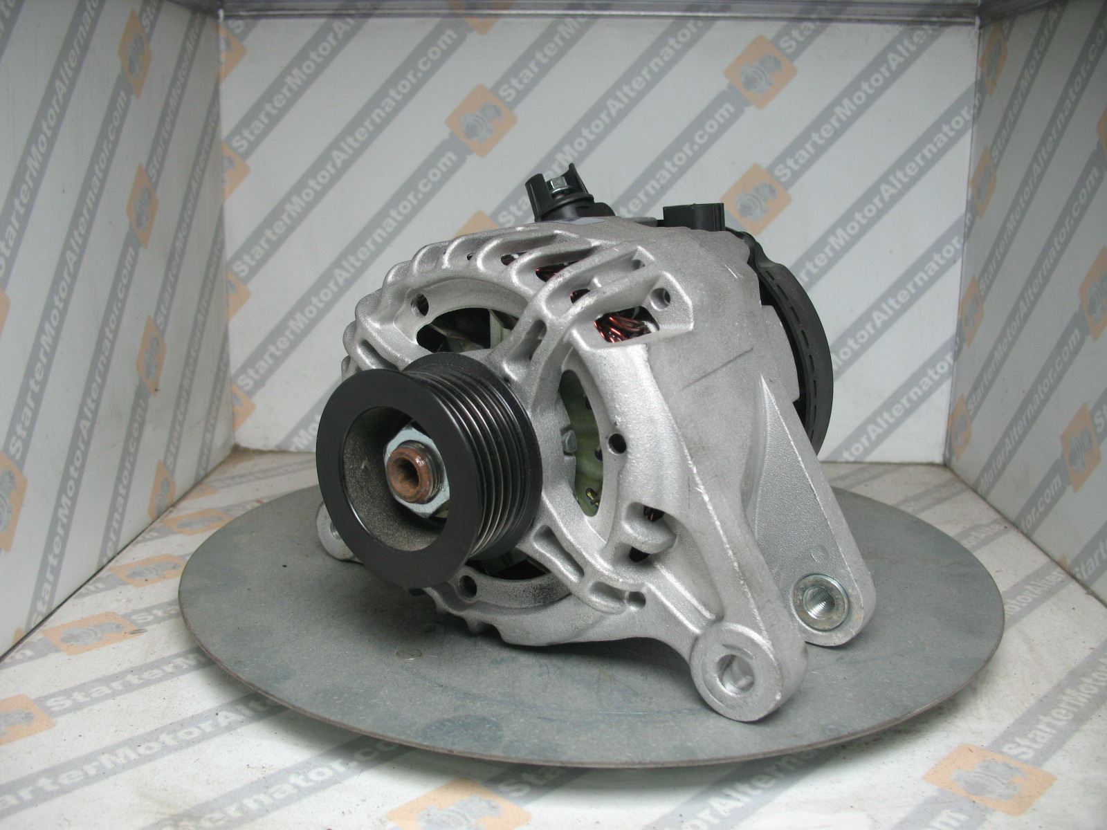 XIB1894 Alternator For Toyota