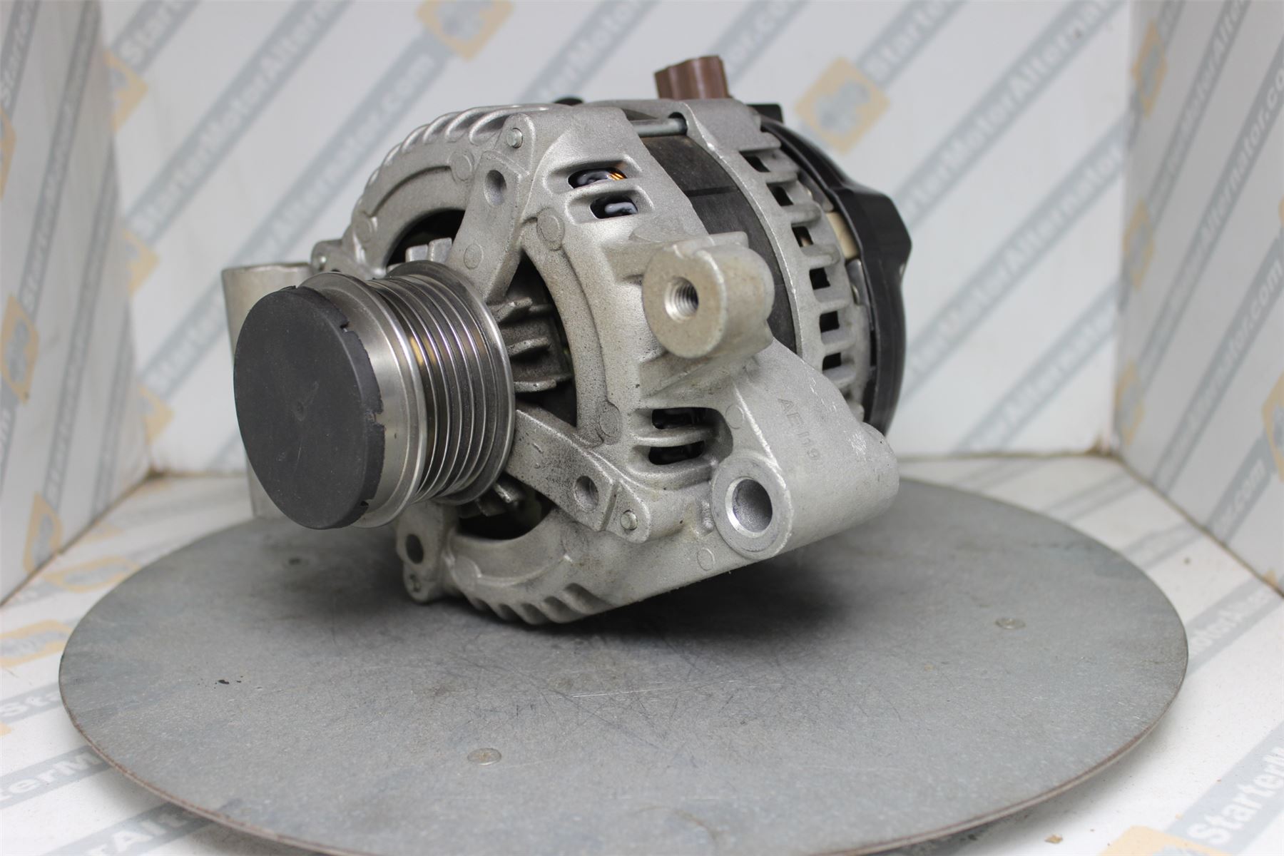 XIG1343 Alternator For Ford