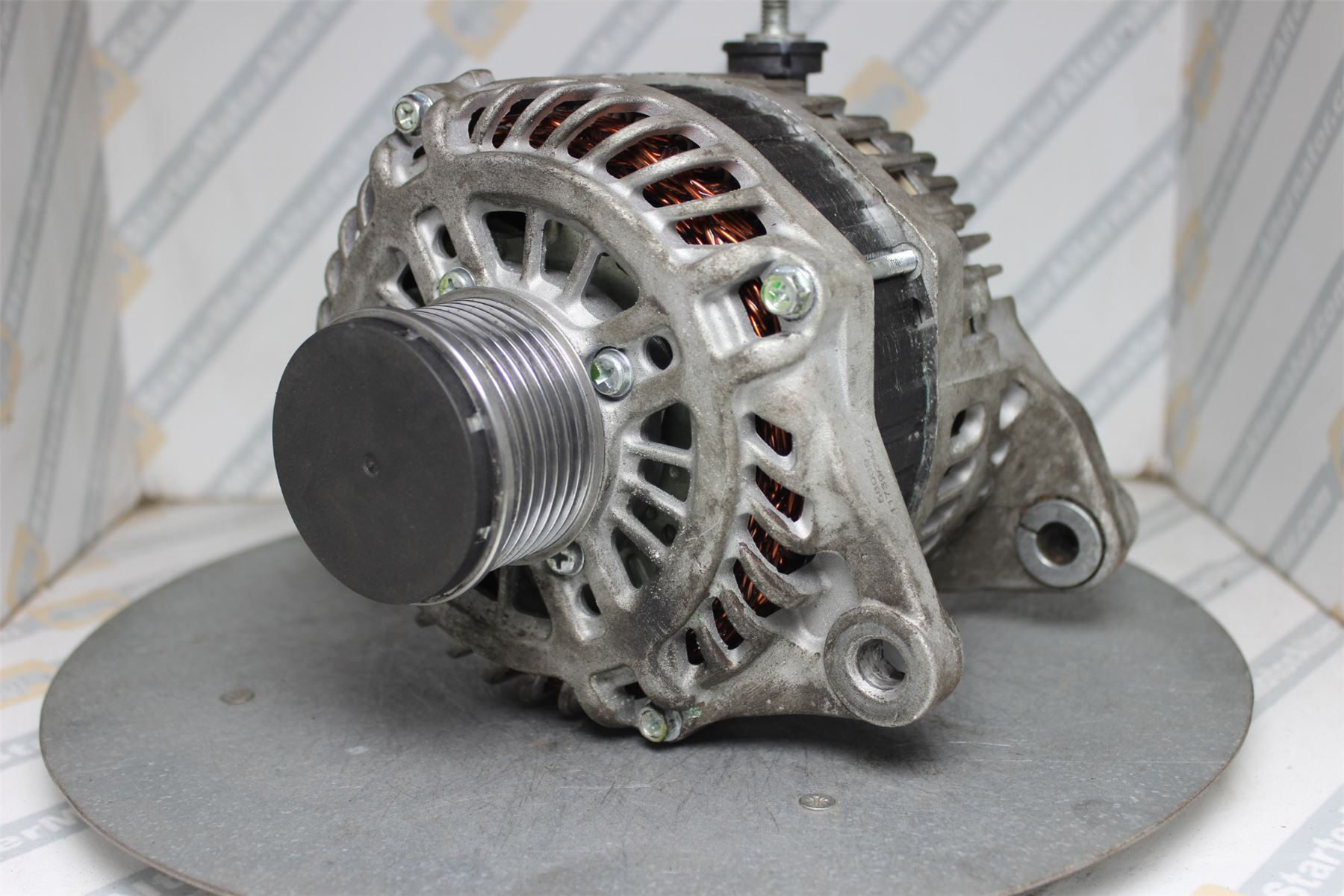 XIG1438 Alternator For Mercedes Benz / Nissan