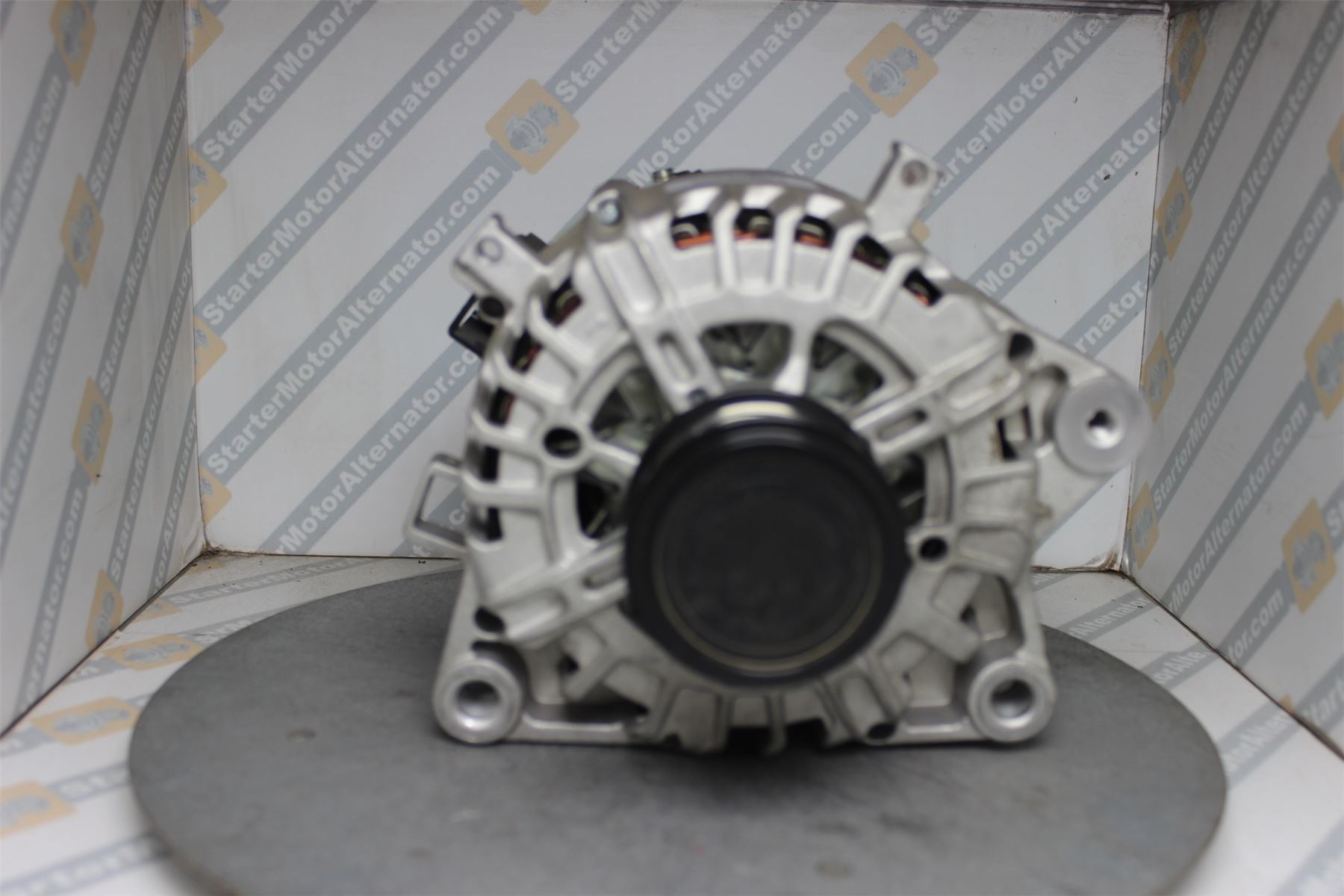 XIG1472 Alternator For Ford