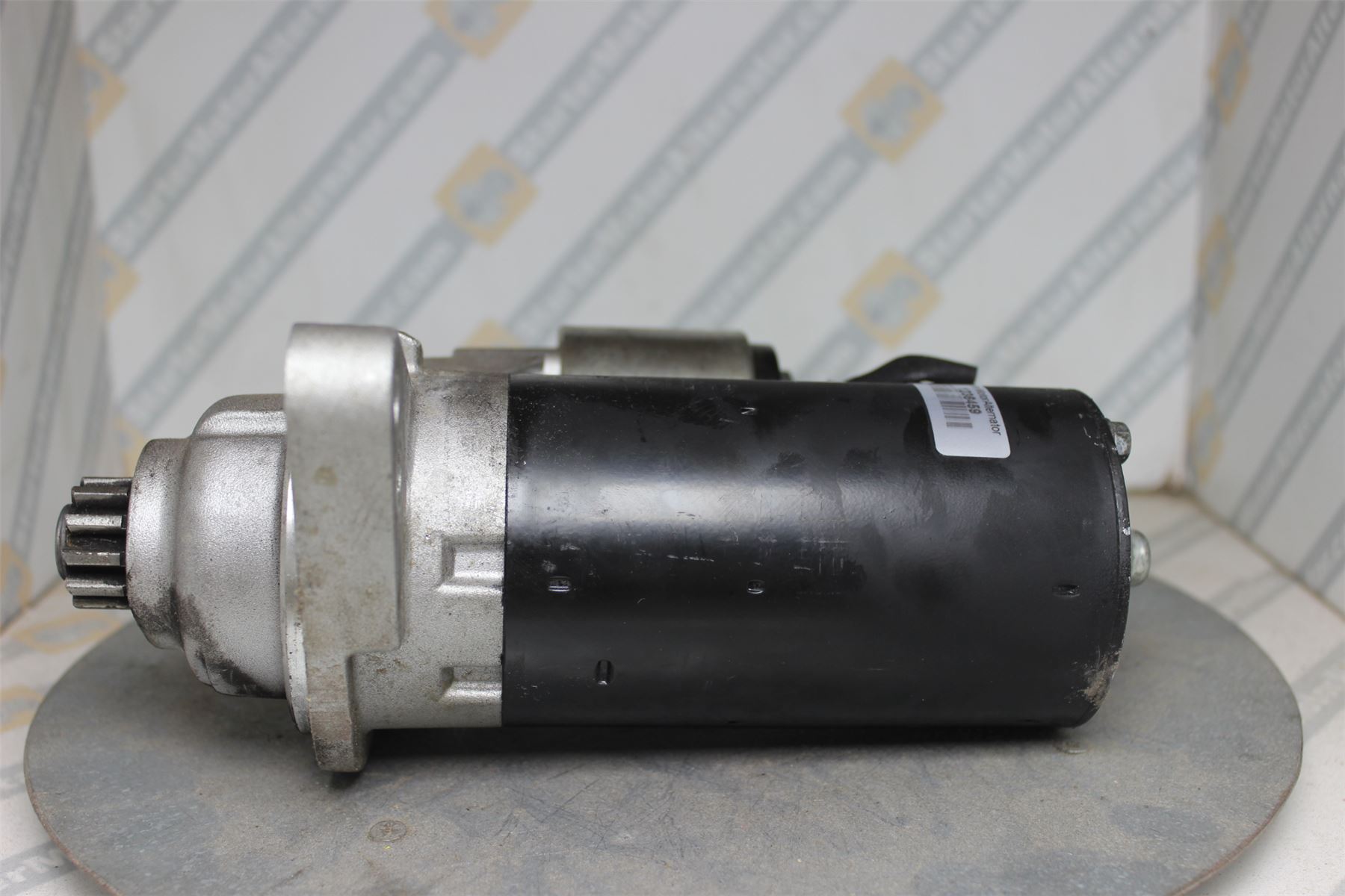 XIY2419 Starter Motor For Audi / Seat / Skoda / Volkswagen