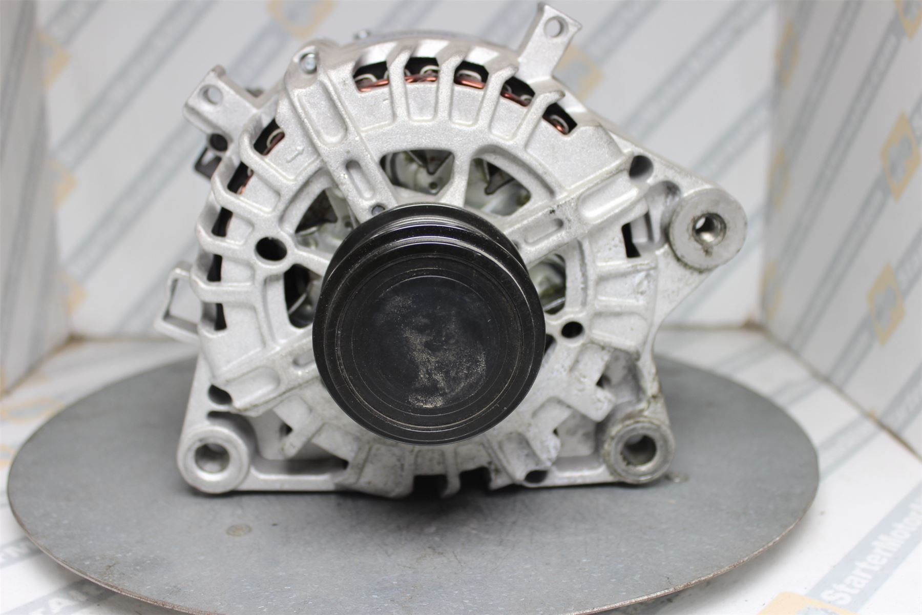 XIG1472 Alternator For Ford