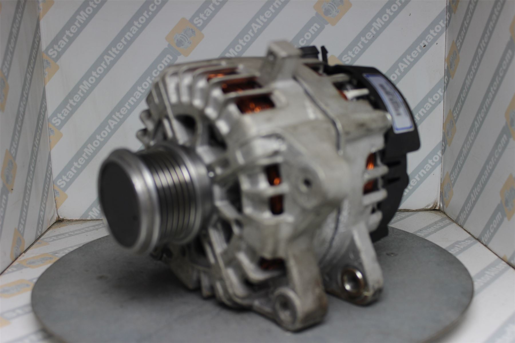 XIG1472 Alternator For Ford