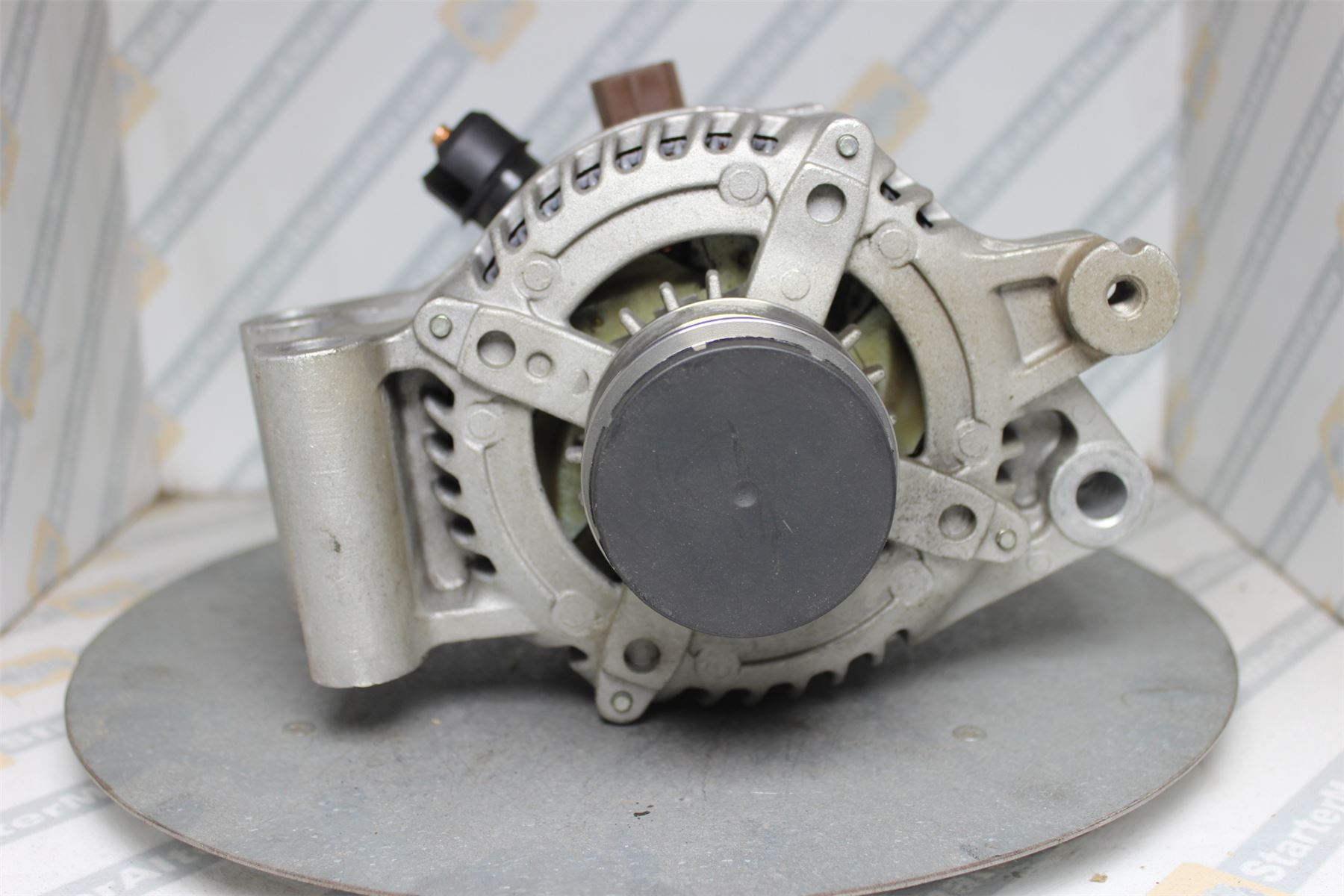 XIG1343 Alternator For Ford