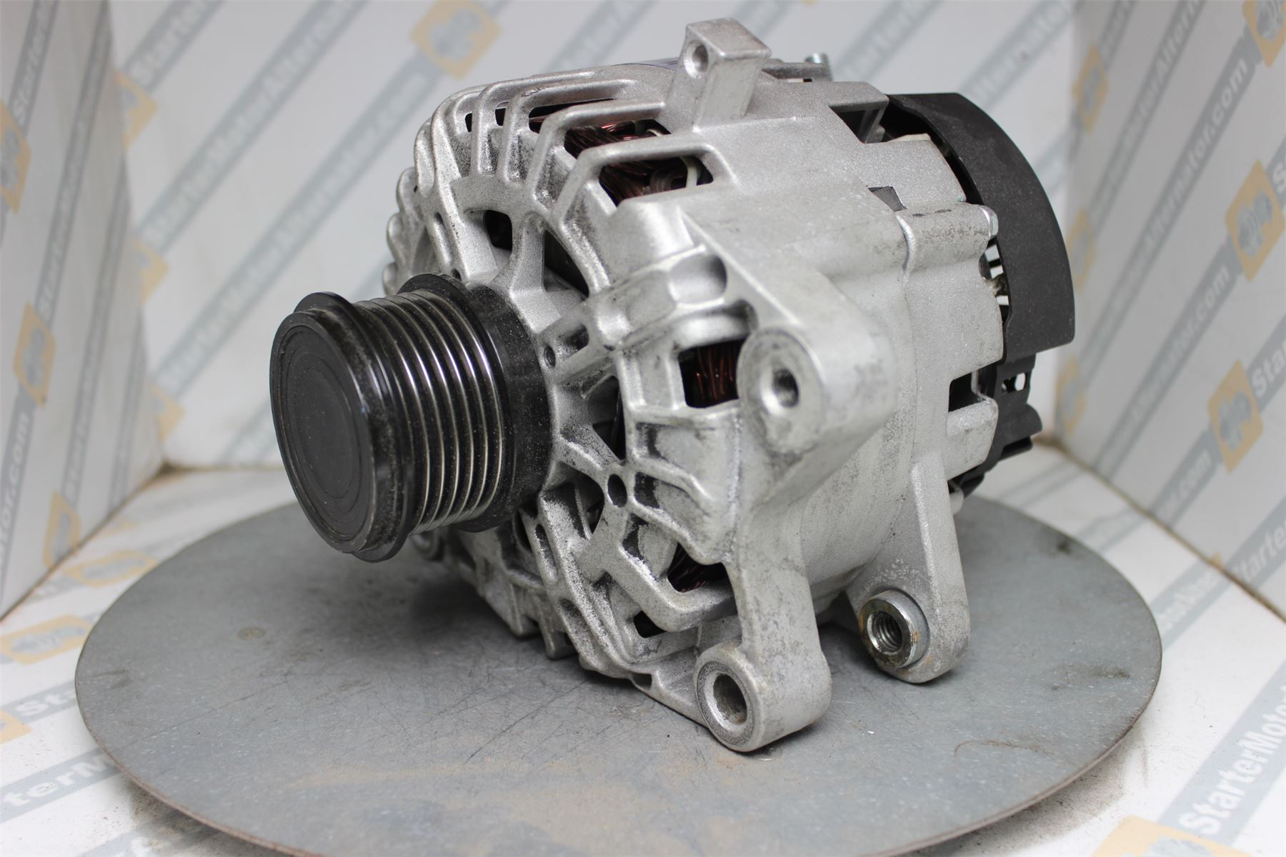 XIG1472 Alternator For Ford