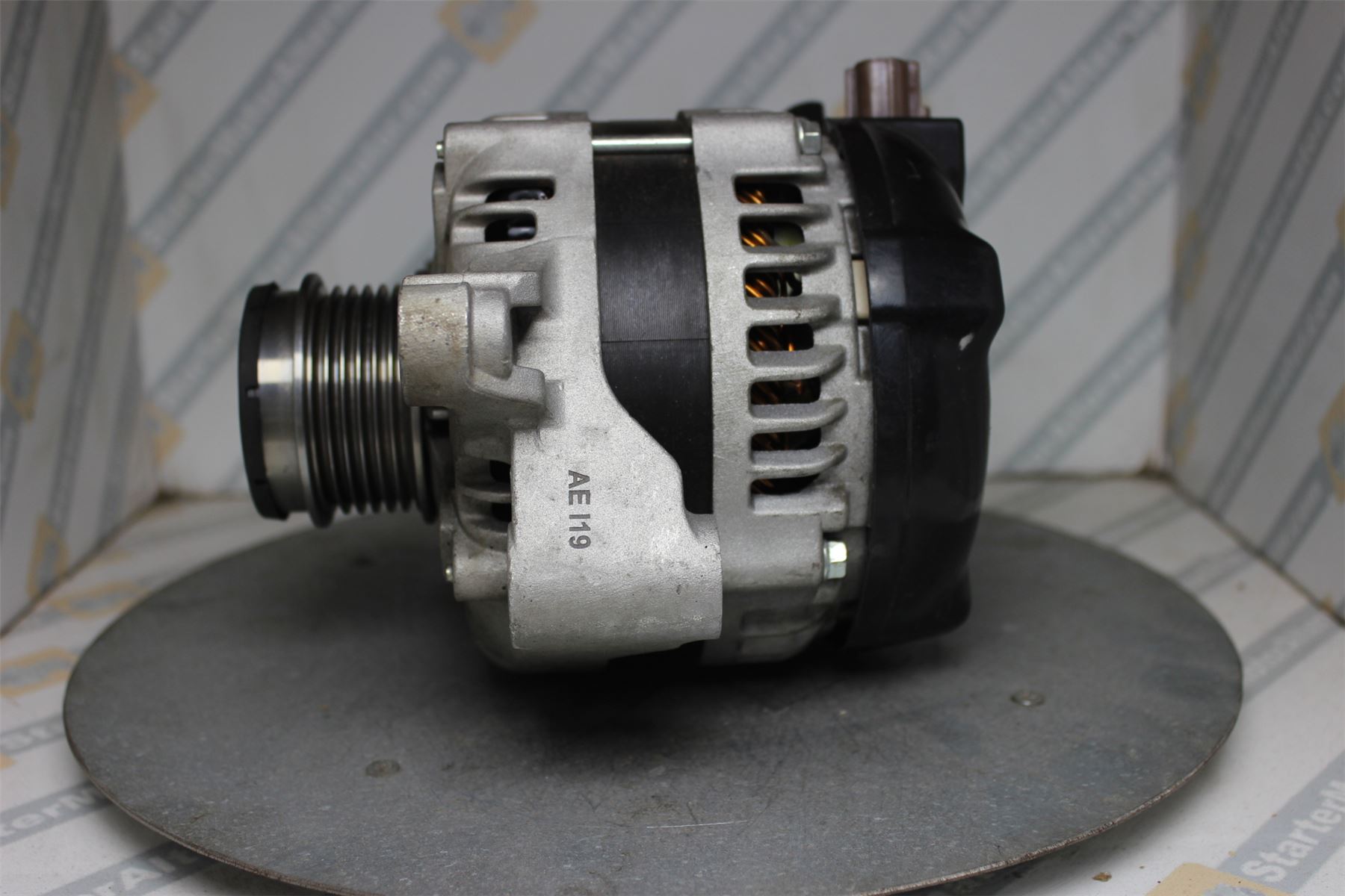 XIG1343 Alternator For Ford