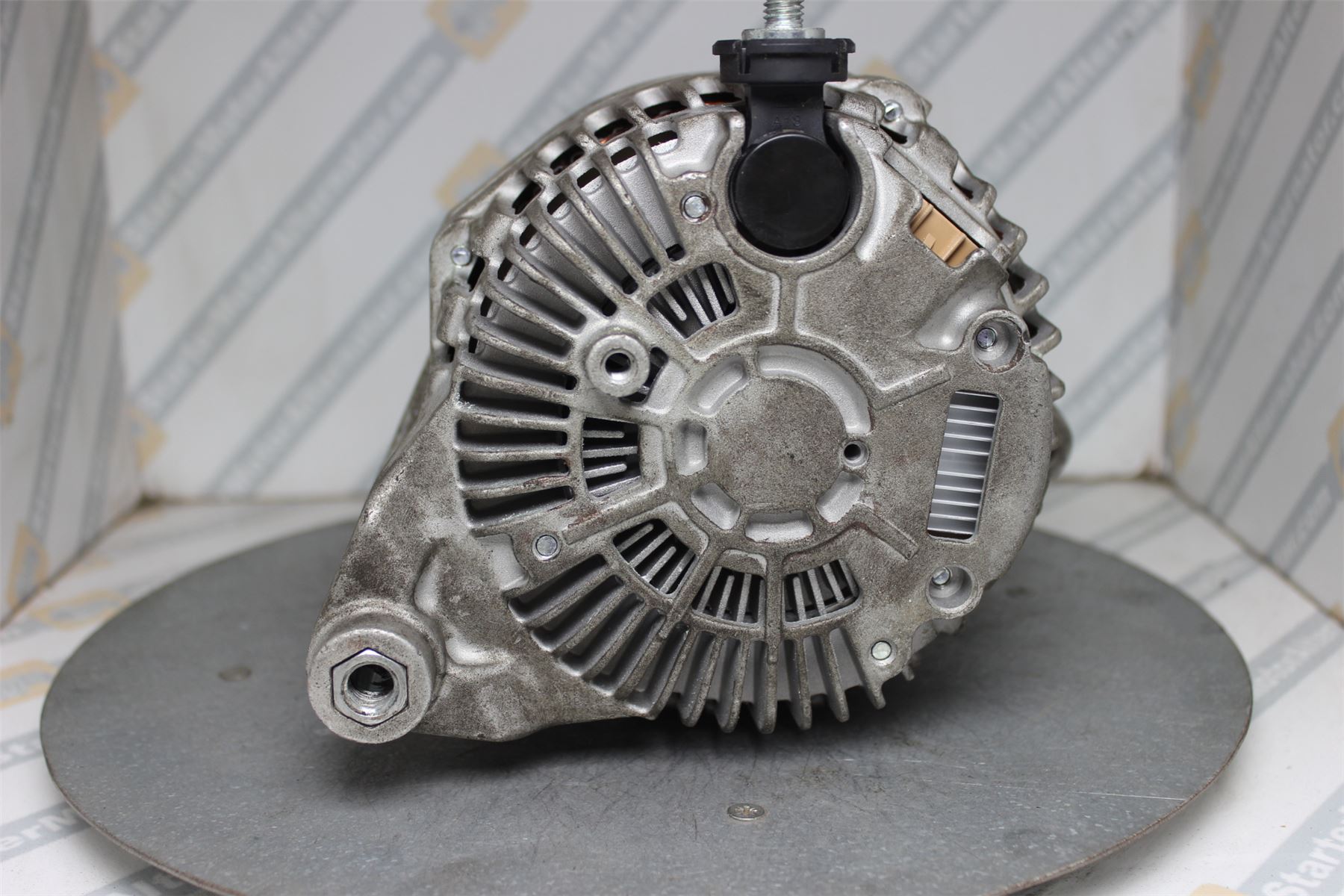 XIG1438 Alternator For Mercedes Benz / Nissan