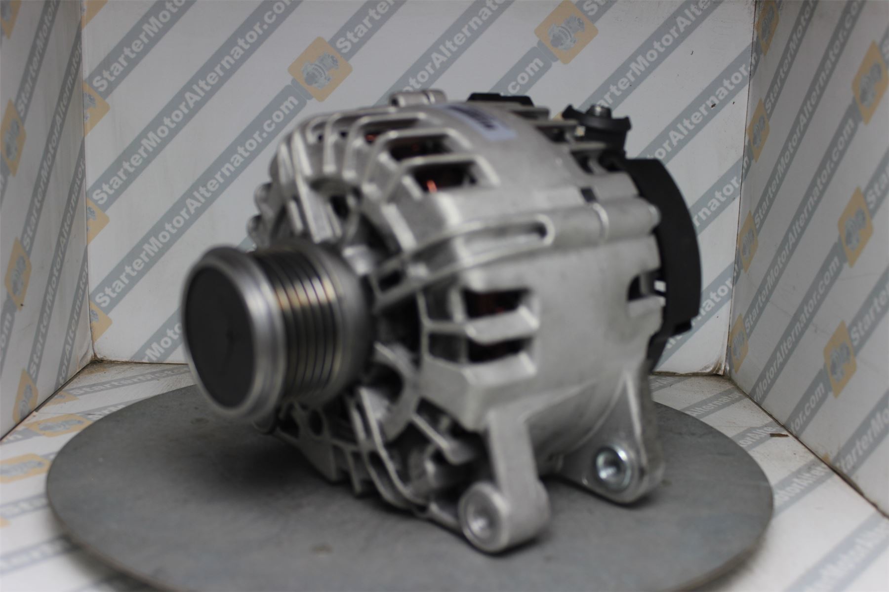 XIG1599 Alternator For Ford